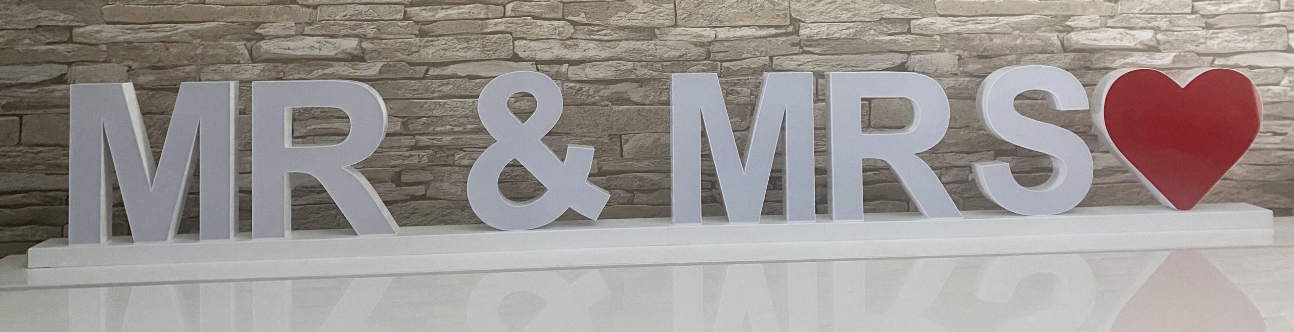 Dekorative Aufschrift MR&MRS